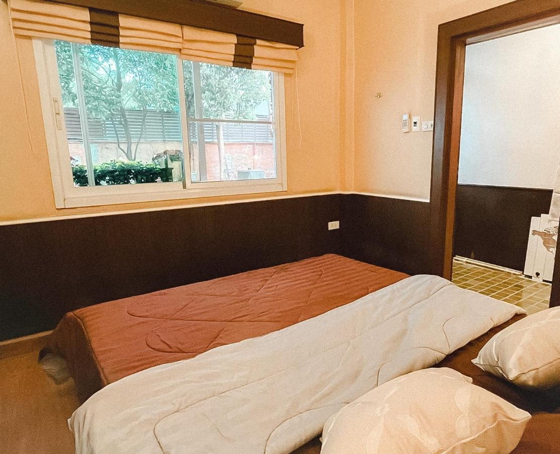 Hotel Baan Weekday Private 02 Chiang Mai Zewnętrze zdjęcie